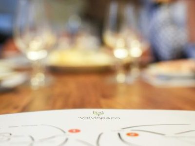 Découverte œnologique lors d’un team building à Versailles : apprentissage des cépages et des arômes – VitiVino&Co Découverte œnologique lors d’un team building à Versailles : apprentissage des cépages et des arômes – VitiVino&Co